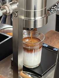 自由が丘で韓国人のオーナーが1人でひっそり営む穴場カフェ"slow standard coffee"☕️