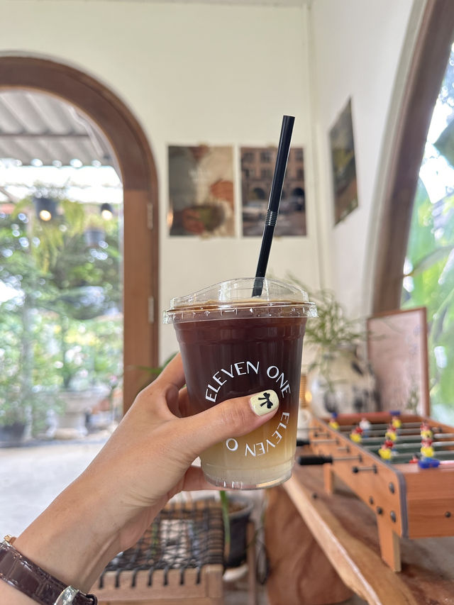 Eleven One (11.1) Cafe : คาเฟ่ฟีลบ้านสวน อยุธยา