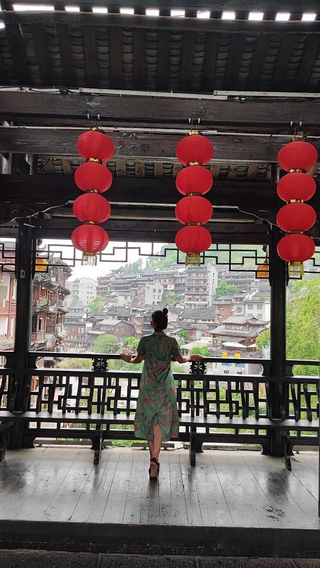 Furongzhen เมืองที่แสนงดงามท่ามกลางน้ำตก