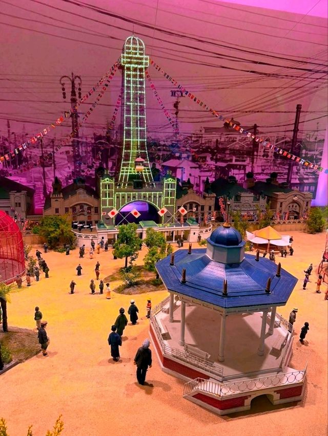 Tsutenkaku Tower, A Symbolic Glimpse of Old Osaka.