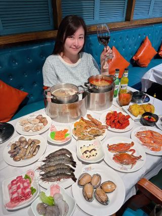 Fresh Lingxian Seafood Buffet: Unlimited Seafood & Drinks