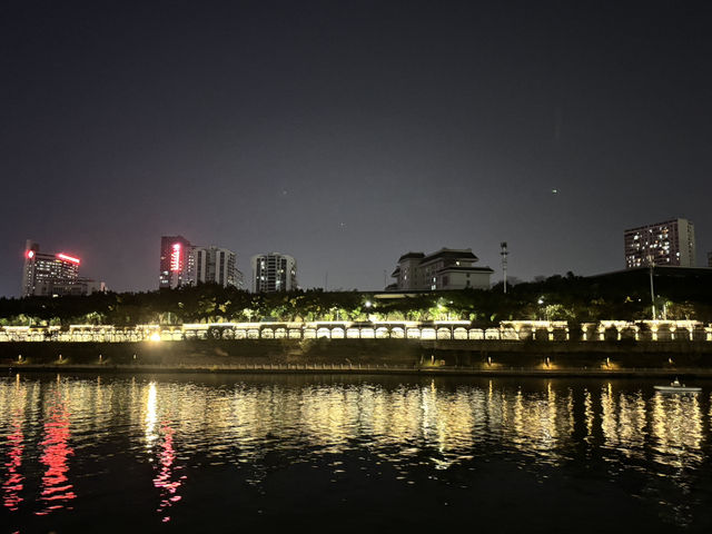 **🌉【南寧亭子碼頭遊船】夜遊邕江，璀璨夜景盡收眼底！✨**  