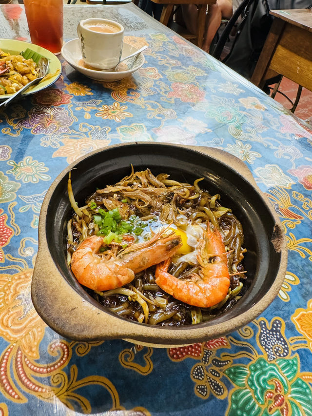 Local Kopitiam Done Right – Loong Fong is a Vibe!