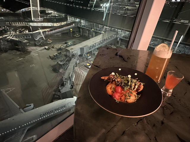 Intervals天際酒吧及餐廳：在香港國際機場的空中饗宴，享受美食與美景的完美融合！