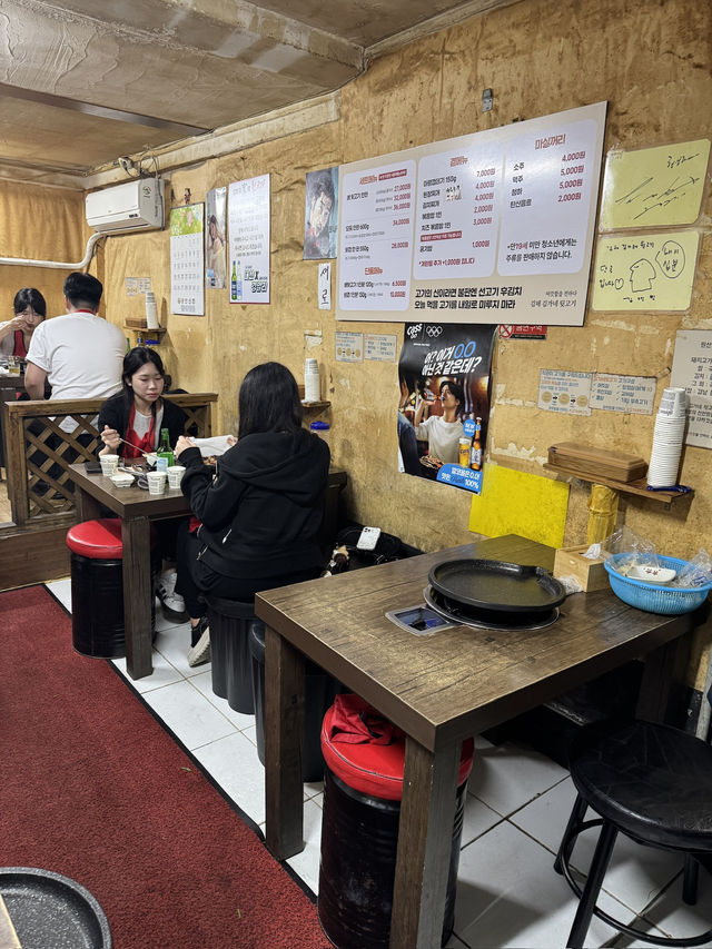 【韓国旅行】並んでも食べたい！地元民が通うコスパ最強！豚焼肉