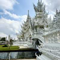 Thailand’s White Temple — Unreal Beauty ✨🏯