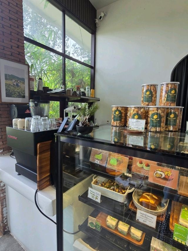 Flourist Cafe ชาเขียวดีๆ ขนมดีๆ ของดีสามโคก