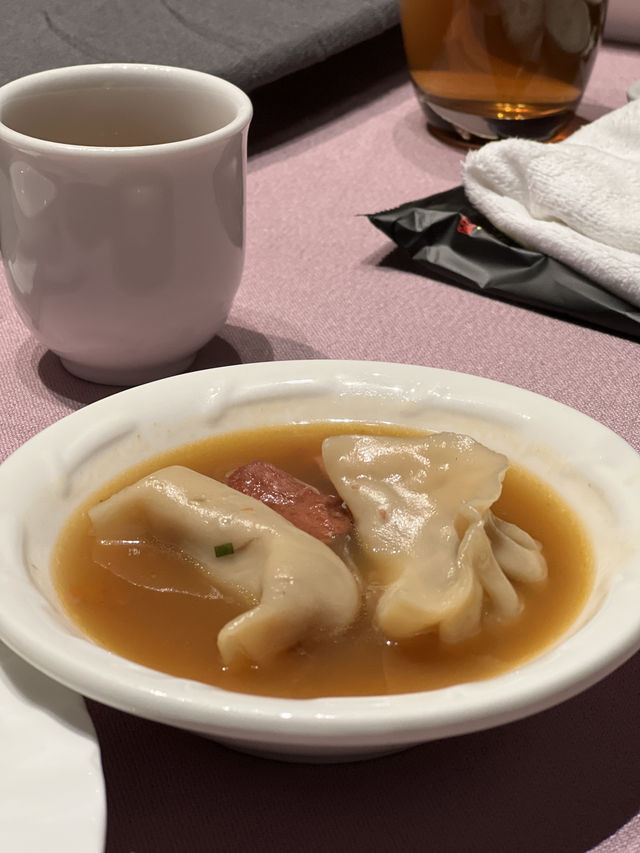 🥢 “이우의 밤, 진짜 미식을 만나다 – LAO BIAN JIU JIA에서 코끼리조개와의 조우”