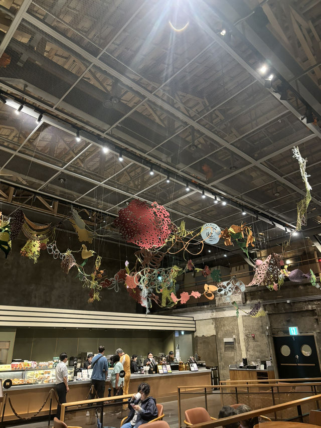 元劇場だった大きなスターバックス
