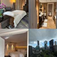 🇸🇬🏨 Four Seasons Hotel Singapore: A Blend of Classic Elegance & Prime Location