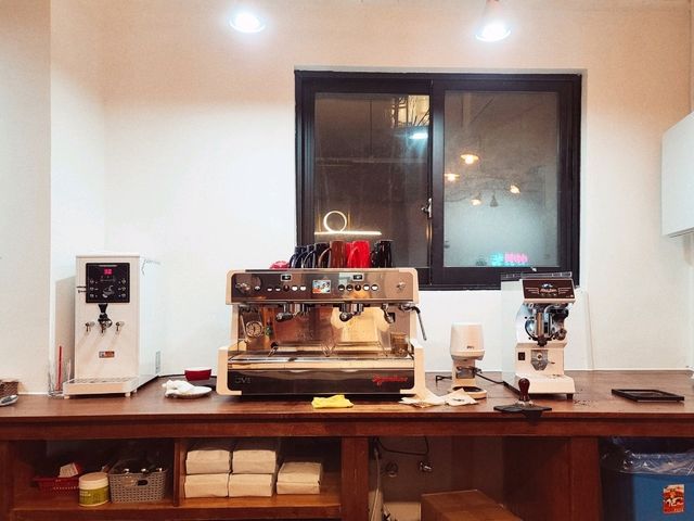 강릉의 해안 드라이브코스해변 ☕️바우커피