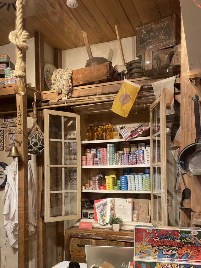【大切な人へのお土産にいかが？ポルトガルのおしゃれな缶詰のお店】