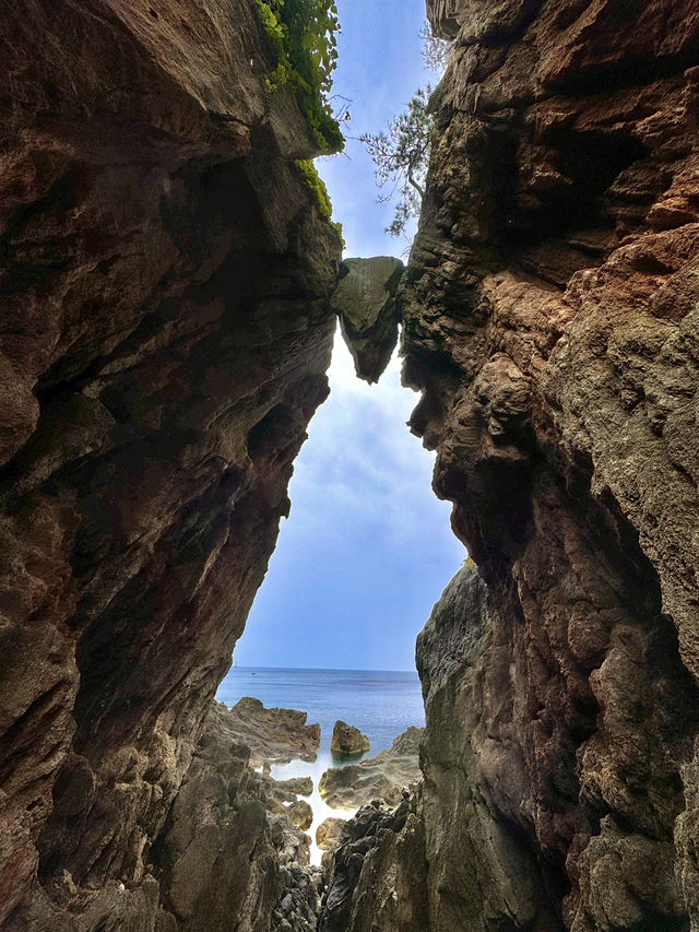 佐渡島-弁慶夾岩