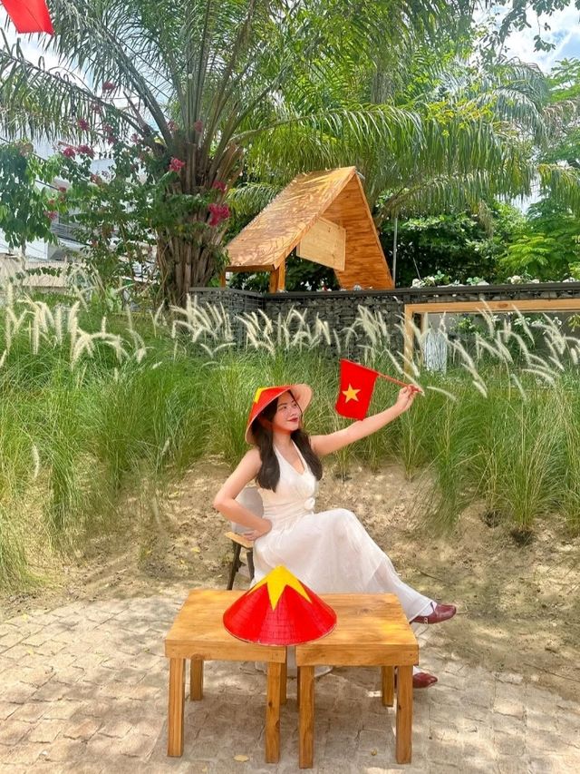 Quán cà phê ngập tràn hoa xinh mới toanh tại Thủ Đức