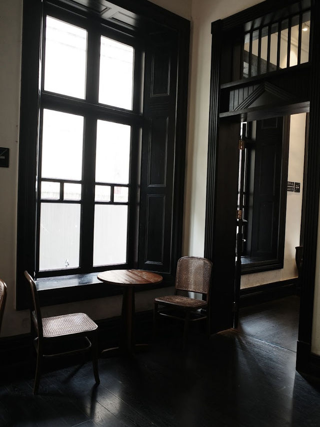 Timeout Cafe, A Cozy Retreat on Shamian Island