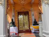 วัดตรีทศเทพวรวิหาร วัดสงบกลางเมือง