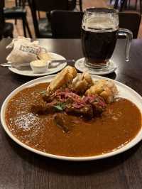  🍖チェコ名物・グラーシュ（Guláš）｜ビールが進む、濃厚ビーフシチュー