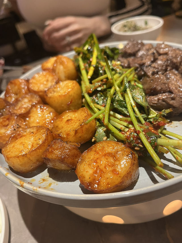 ホルモンとハラミの珍しい焼肉🥩‪🔥