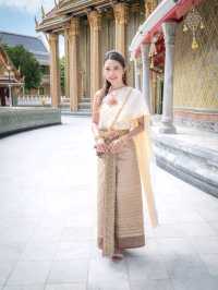 ใส่ชุดไทยไปวัดราชบพิธฯ