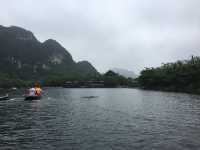 🚣‍♀️✨ Tranquility in Trang An – A Scenic River Rafting Experience in Vietnam