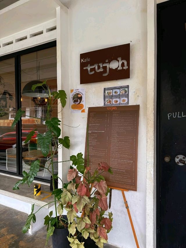 Hidden Gem at SS17 ✨ | Tujuh Cafe