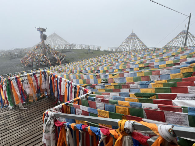  📍 G318 Nima Sacred Mountain Service Area – A Unique Tibetan-style Stop at 4668m
