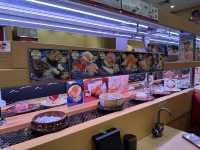 【スシロー チェンマイ店｜“ついに北タイにも上陸！チェンマイで本格回転寿司”】