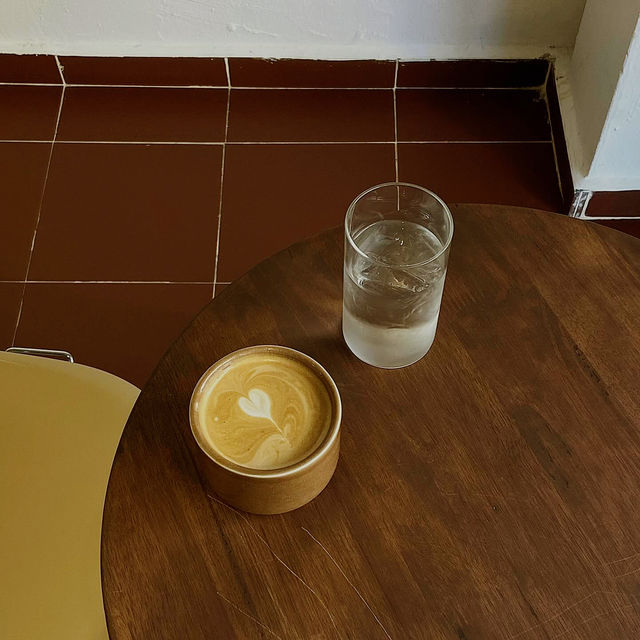 Bold Brews in a Quiet Haven