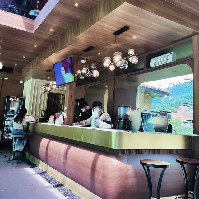 SHUSH Cafe & Bar (ชูช์ คาเฟ่ & บาร์) 🍹☕️
