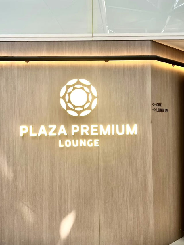 香港機場60號登機口樓上  💕 Plaza premium lounge