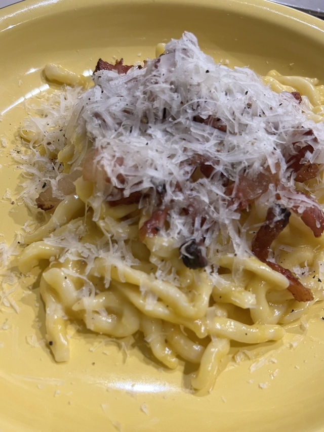 Pizza lover must try authentic Italian Food at Uptown, PERFECTO! 