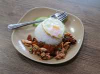 นิยมเส้น ก๋วยเตี๋ยวไก่ตุ๋น & ขนมจีนน้ำยาปักษ์ใต้ ม