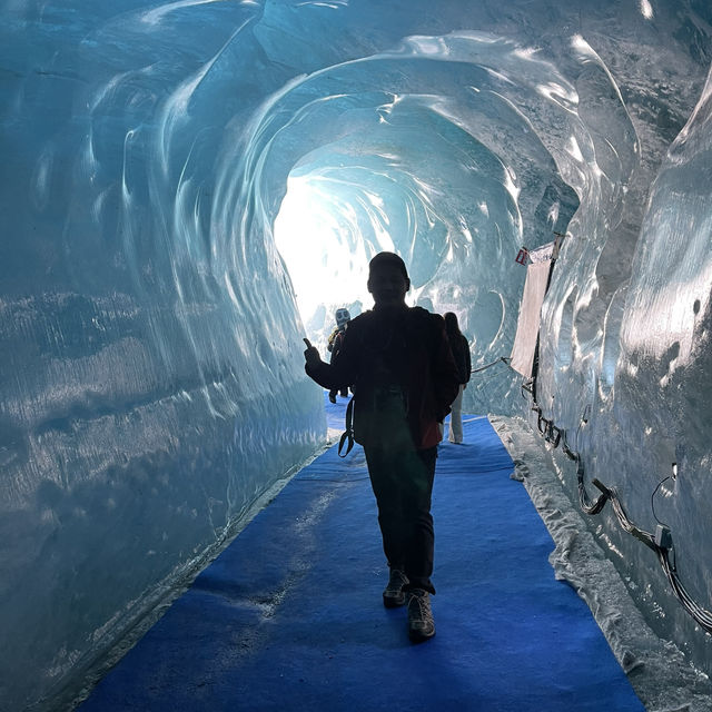 นั่งรถไฟชมธารน้ำแข็งMontenvers-Mer de Glace