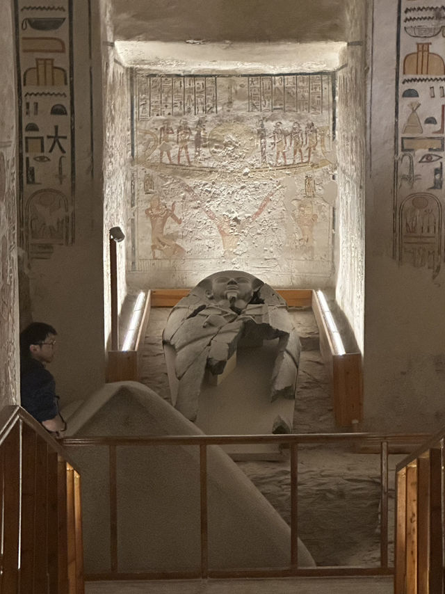 Valley Of The Kings: $20 Graveside Rave