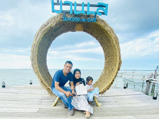บ้านเล Seafood & Café