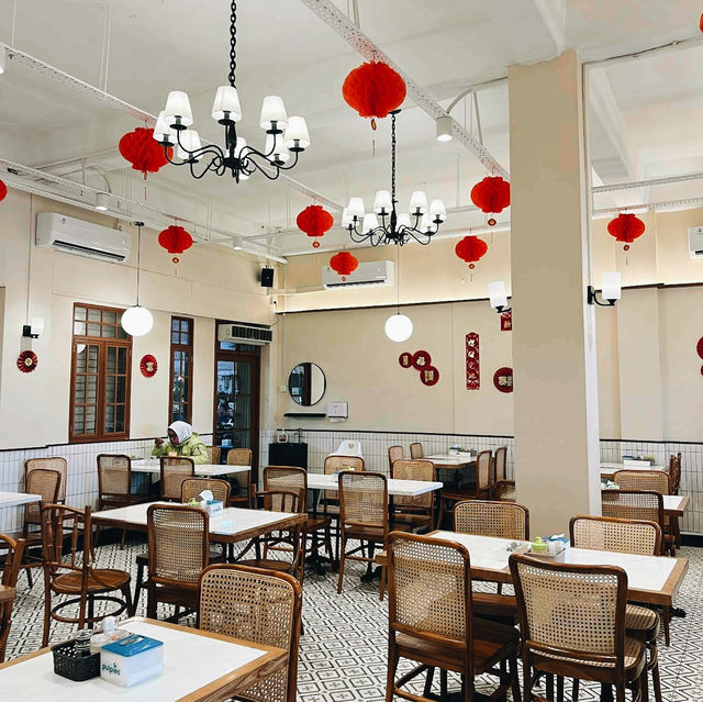 MENTARI KOPITIAM PASIR PUTIH