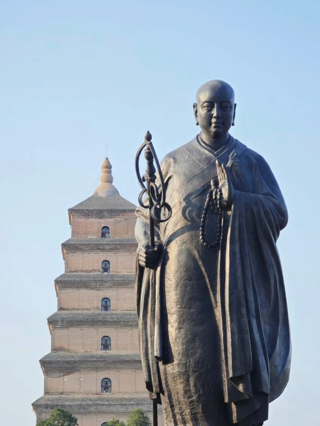 🏯 A Timeless Encounter at the Giant Wild Goose Pagoda — Where History Meets Harmony