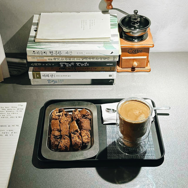 Poet Room in Seoul