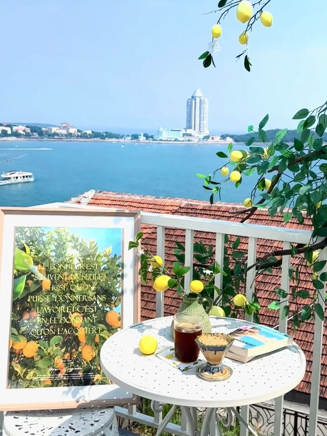 Not Italy—It’s Qingdao! 🍋🌿 Seaside Lemon Café Vibes
