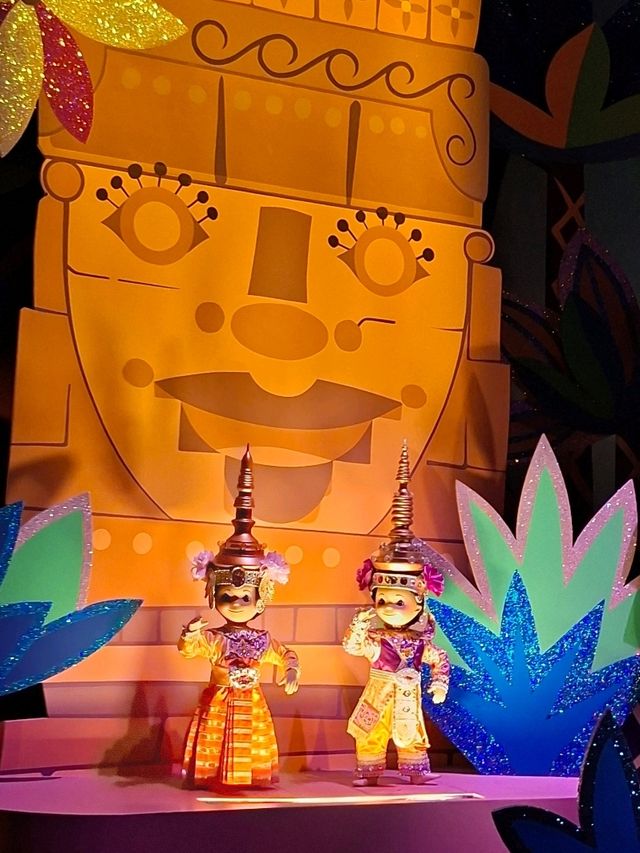 "It’s a Small World" สุดแฟนซีที่ HK Disneyland🇭🇰 "It’s a Small World" สุดแฟนซีที่ HK Disneyland🇭🇰