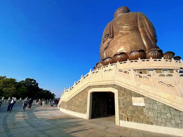  Ascend to Serenity at Tian Tan Buddha