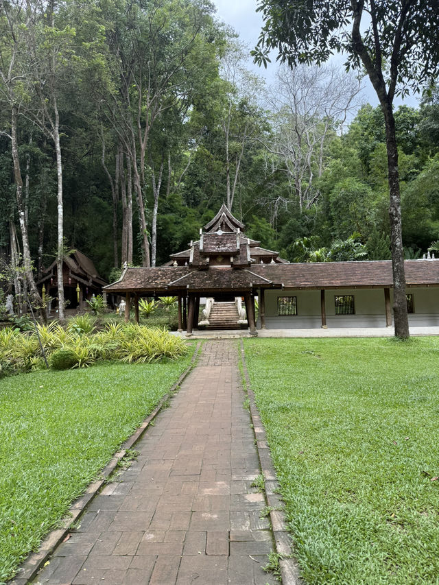 วัดผาลาด (สกิทาคามี)