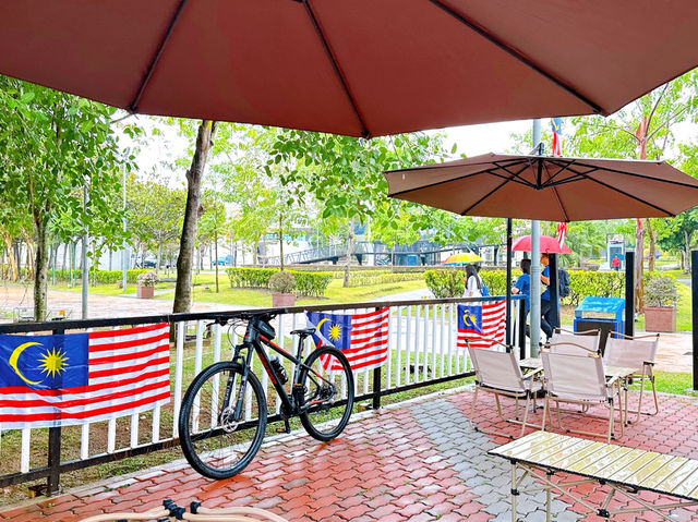 Déjà Brew Café – A Lakeside Sip at Anjung Floria 🌿