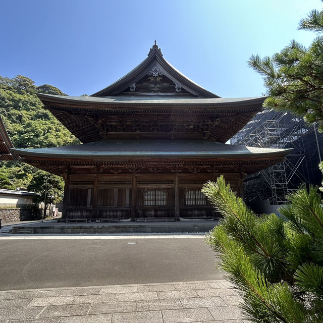 The Heart of Zen Wisdom: Kenchō-ji's Hattō (Lecture Hall) 📜 The Heart of Zen Wisdom: Kenchō-ji's Hattō (Lecture Hall) 📜