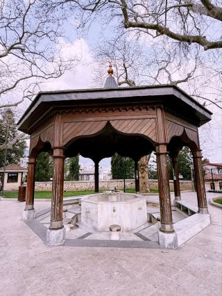 土耳其｜布爾薩大清真寺（Ulu Cami）