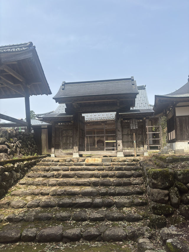 白山神社：心靈的碧綠聖地