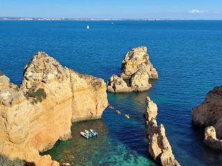 Stunning Coastal Cliffs at Ponta da Piedade