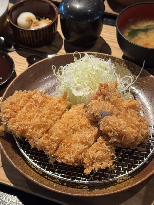 【滋賀🇯🇵】彦根に来たら絶対に寄って欲しい絶品とんかつ🐷‼️