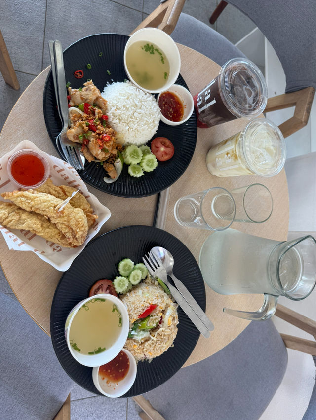 คาเฟ่ริมทะเลปัตตานี Dallal cafe 