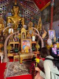 泰國🇹🇭清邁 此生看過最金光閃閃的寺廟｜素帖寺 雙龍寺